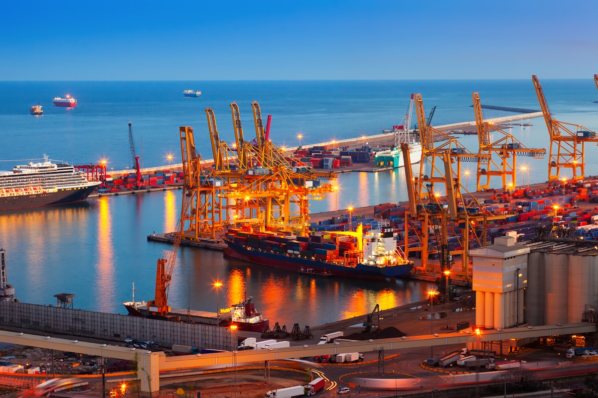 Por que escolher uma transportadora especializada em containers? Por que escolher uma transportadora especializada em containers?